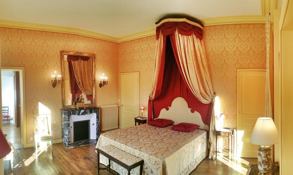 Chateau De Chantore Bacilly Room photo